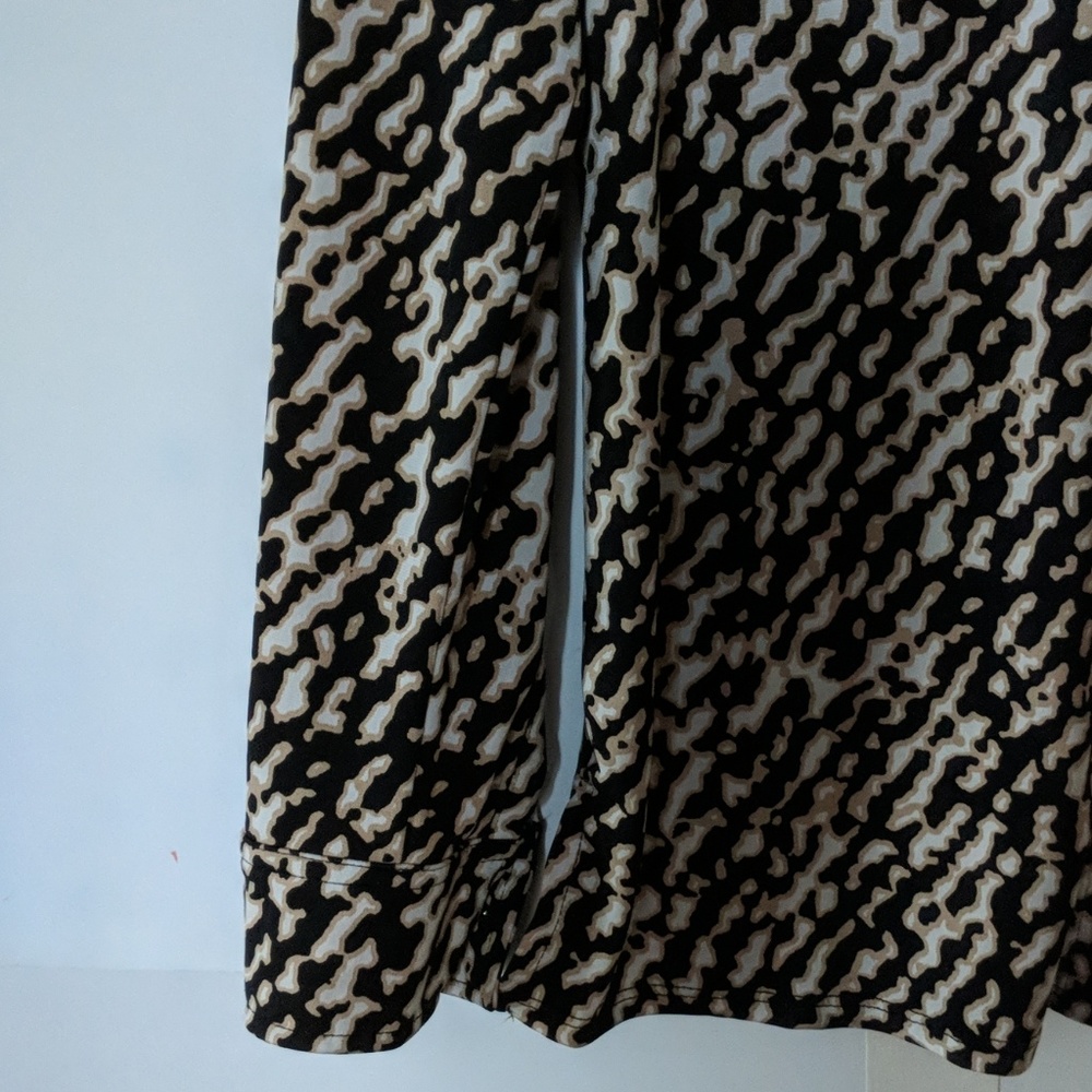 Dana Buchman long sleeved button down blouse - Picture 5 of 11